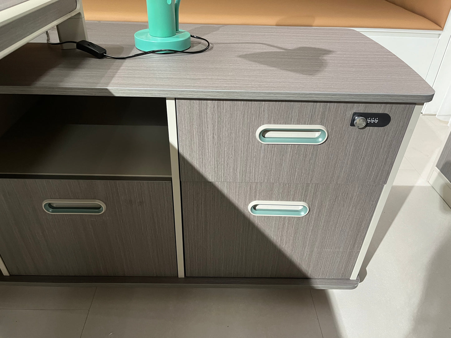 NestWorks Office Smart Switch Desk
